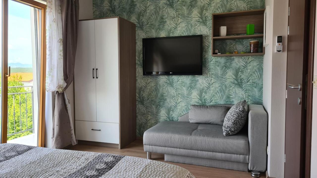 Villa Amalia Apartments Malinska Extérieur photo