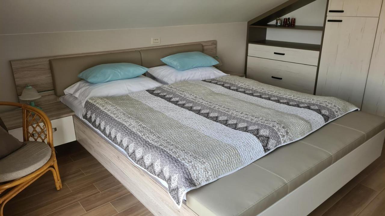 Villa Amalia Apartments Malinska Extérieur photo