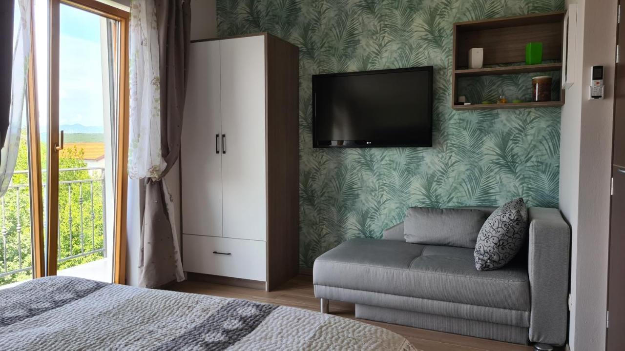 Villa Amalia Apartments Malinska Extérieur photo