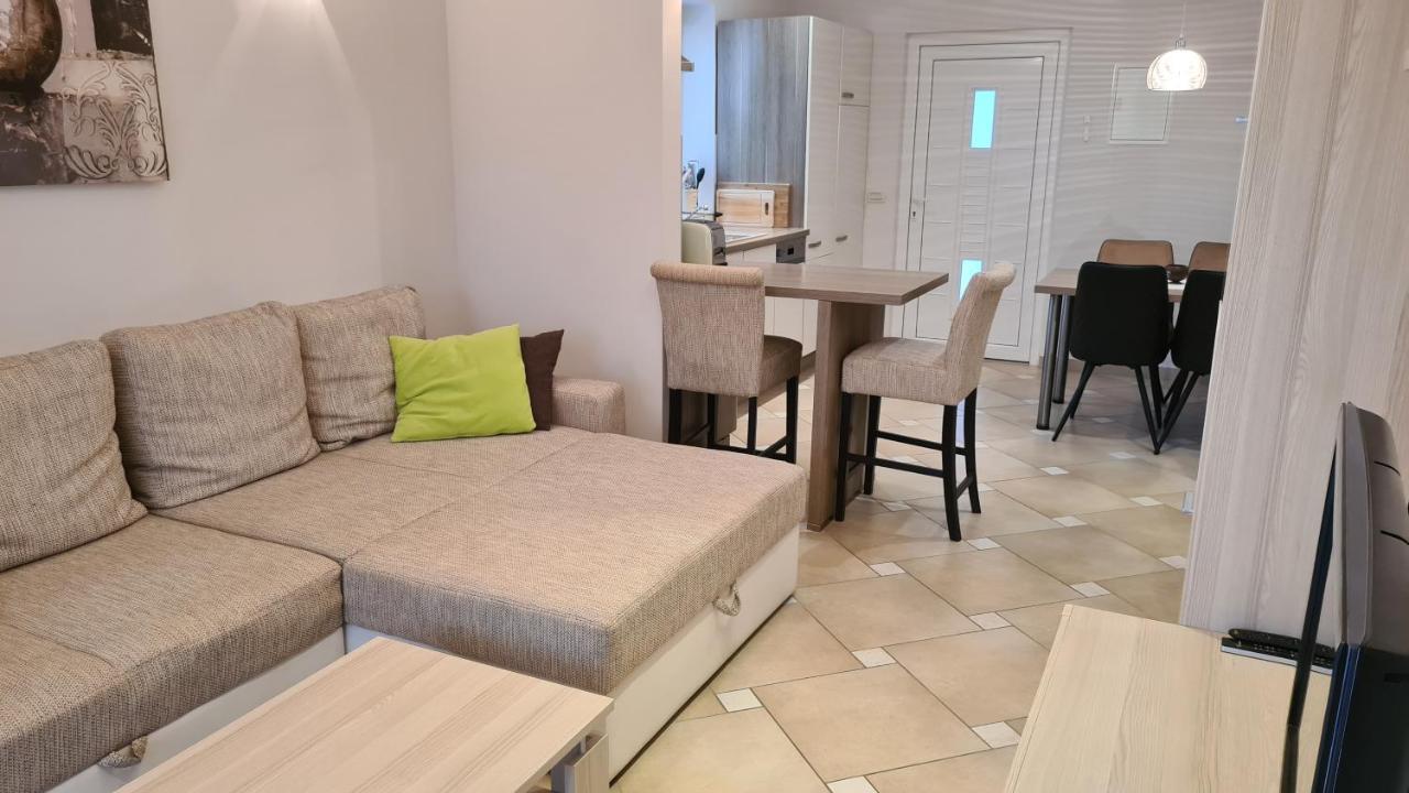 Villa Amalia Apartments Malinska Extérieur photo