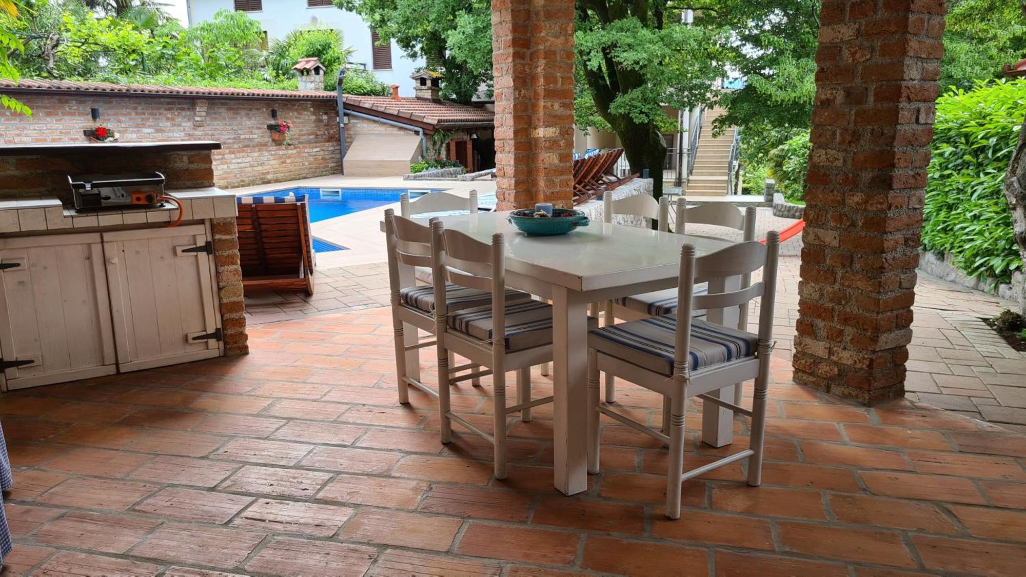 Villa Amalia Apartments Malinska Extérieur photo