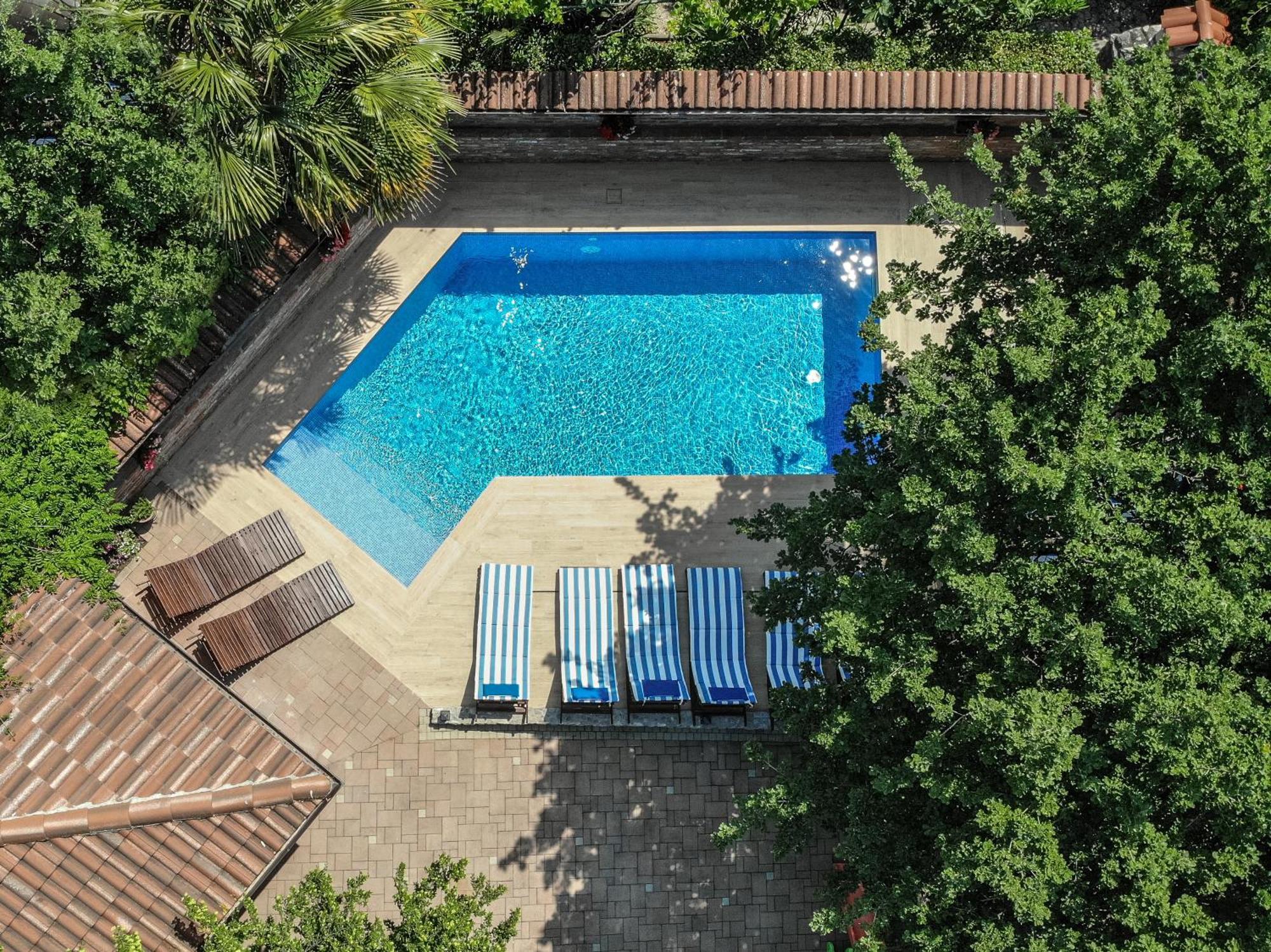 Villa Amalia Apartments Malinska Extérieur photo